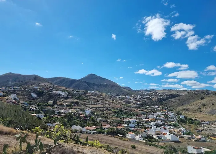 Grosses Haus Mit Garten Und Blick Auf Kanarische Huegellandschaft Semesterbostad